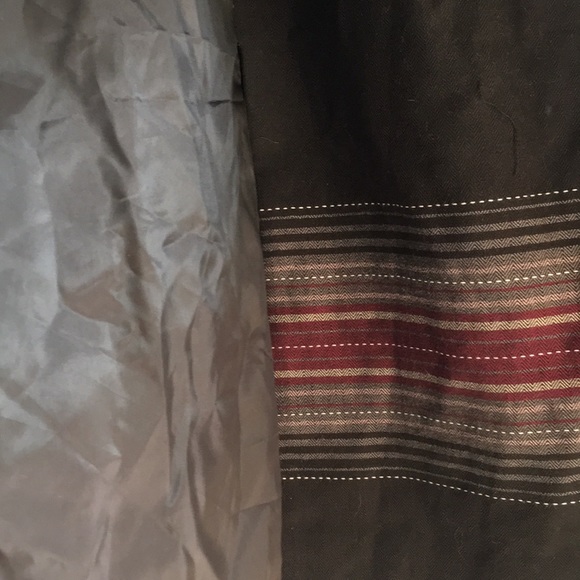 Wrap around skirt. - Picture 6 of 8